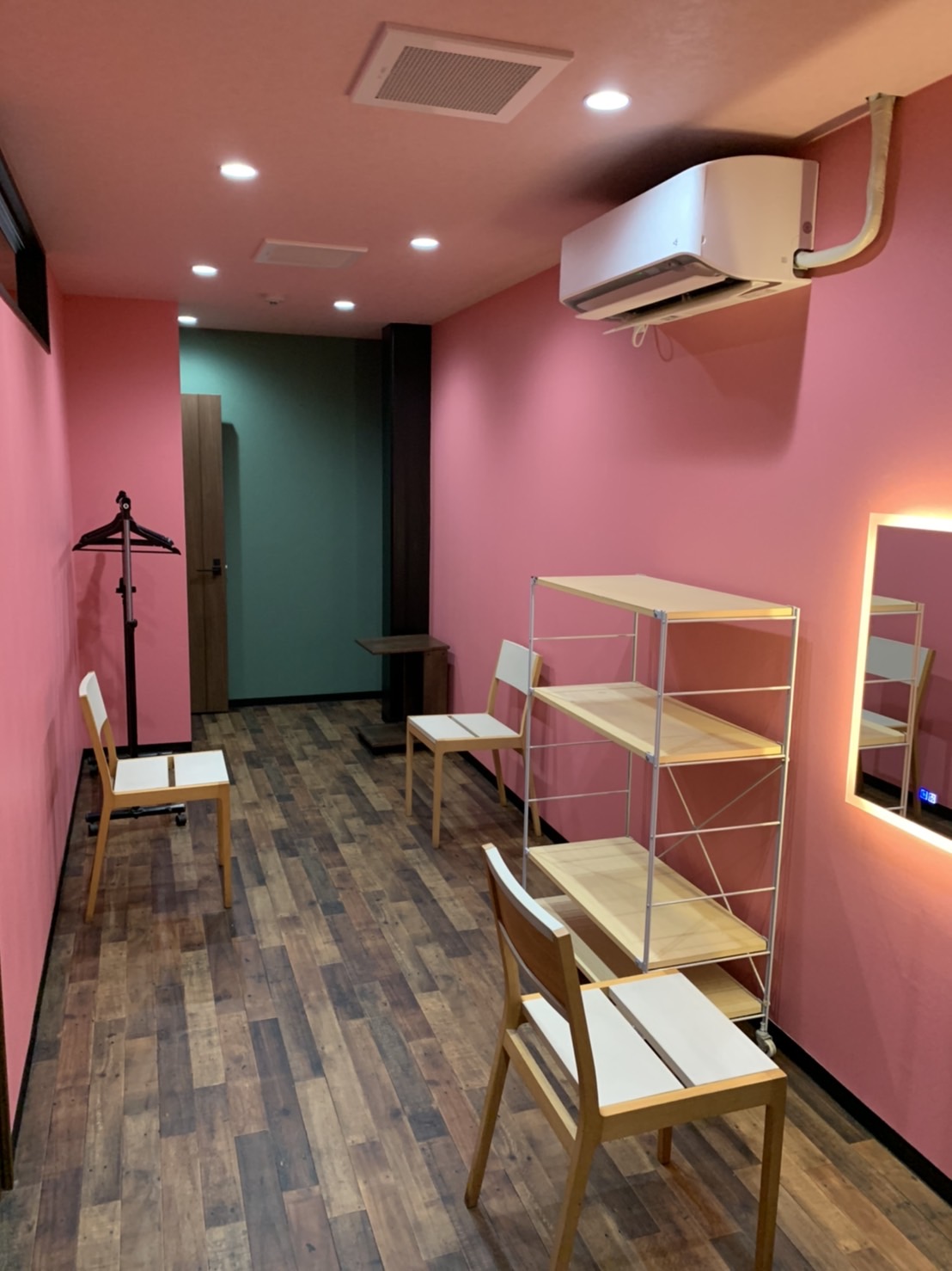 41BB22D0-8934-4359-B26B-D9DC43A9BC3B